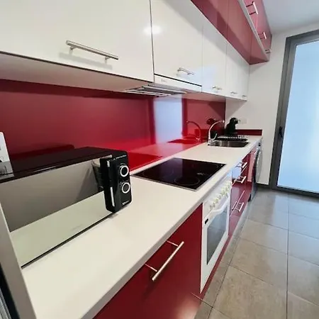 Luminoso Cerca Salera Apartment